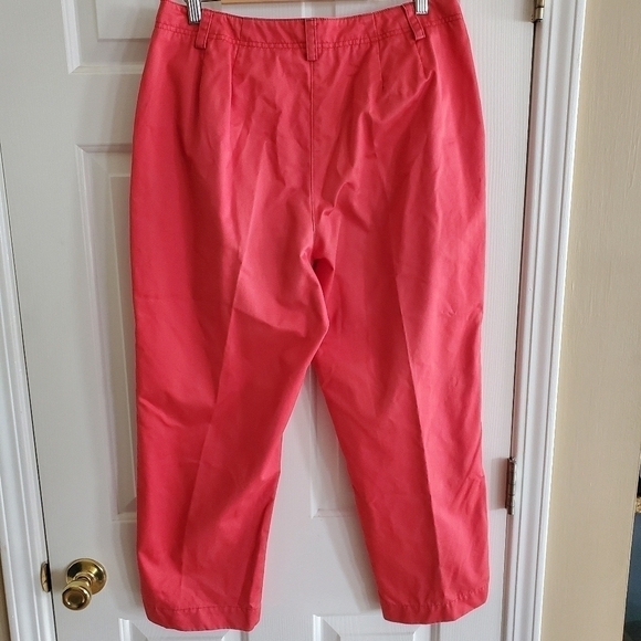 Liz Claiborne Liz Sport Women's Wrinkle Free Capri Pants - Size 12 in Pink - Picture 5 of 5